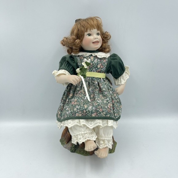 VNT Georgetown Collection Caitlyn Doll & Sitting Stump A Song In My Heart - Picture 2 of 16